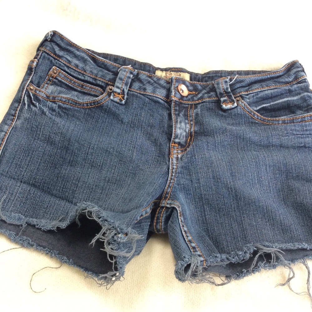 Vintage Paris Blues frayed denim shorts